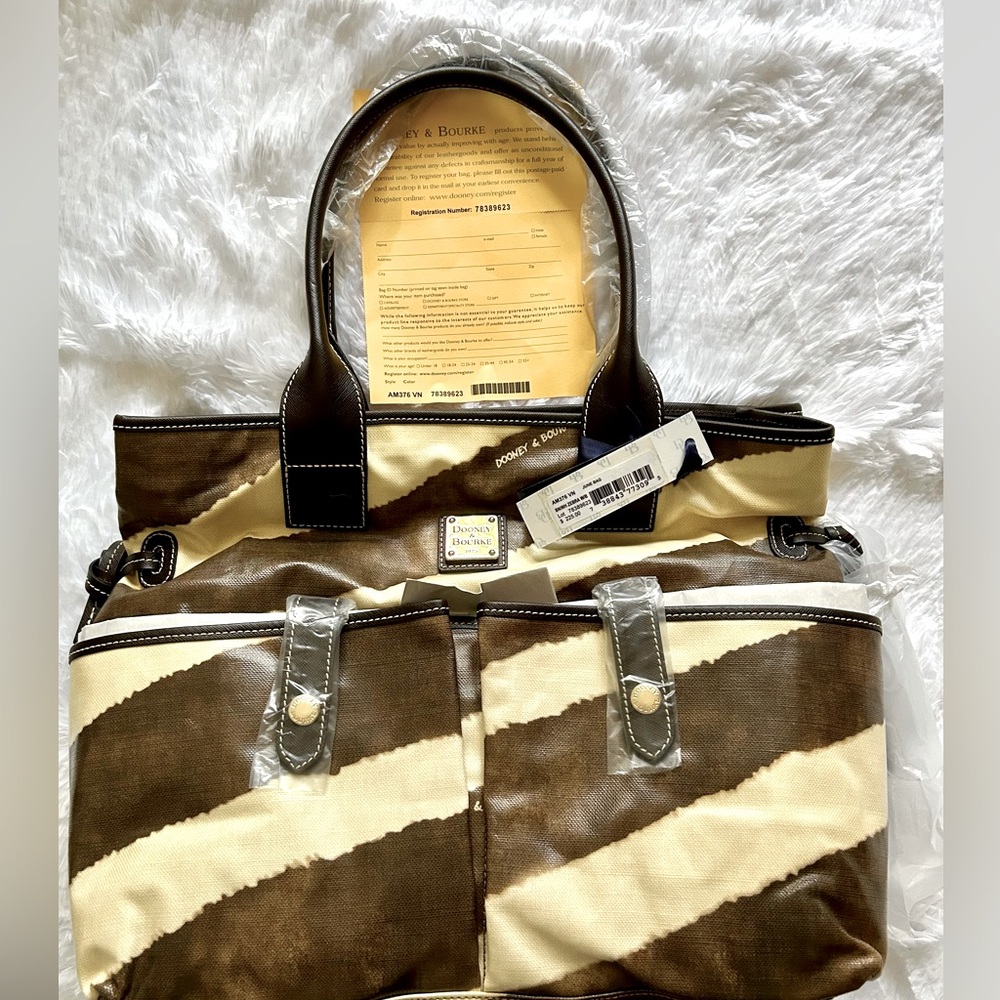 ✨NWT✨ Dooney & Bourke Brown & White Zebra June Bag